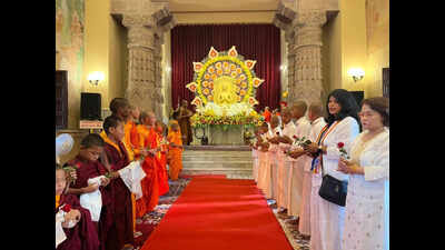 Sarnath attracts over a lakh pilgrims on Buddha Purnima