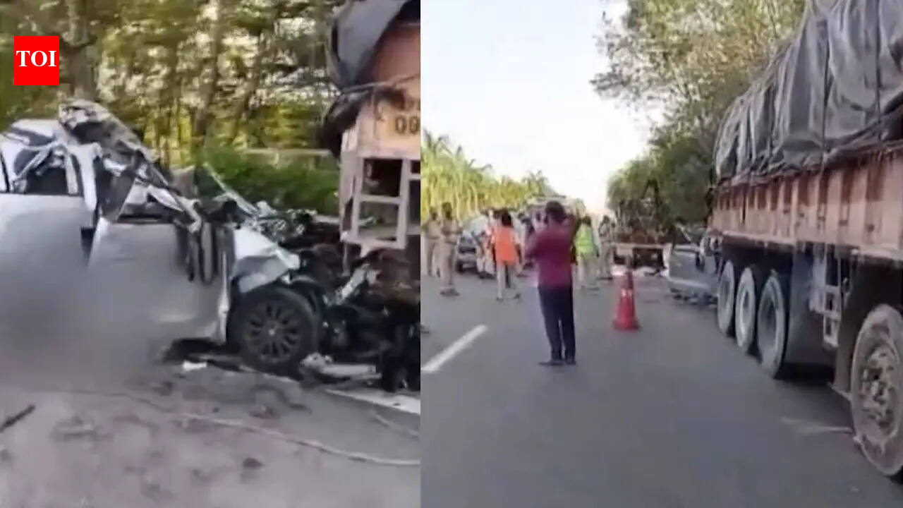 At least 6 killed after car crashes into stationary lorry in Telangana