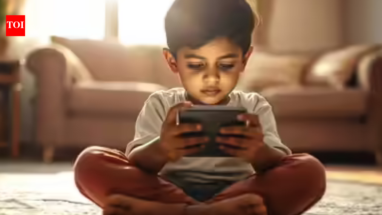 Higher screen exposure at age one linked to autism risk by age three: AIIMS expert