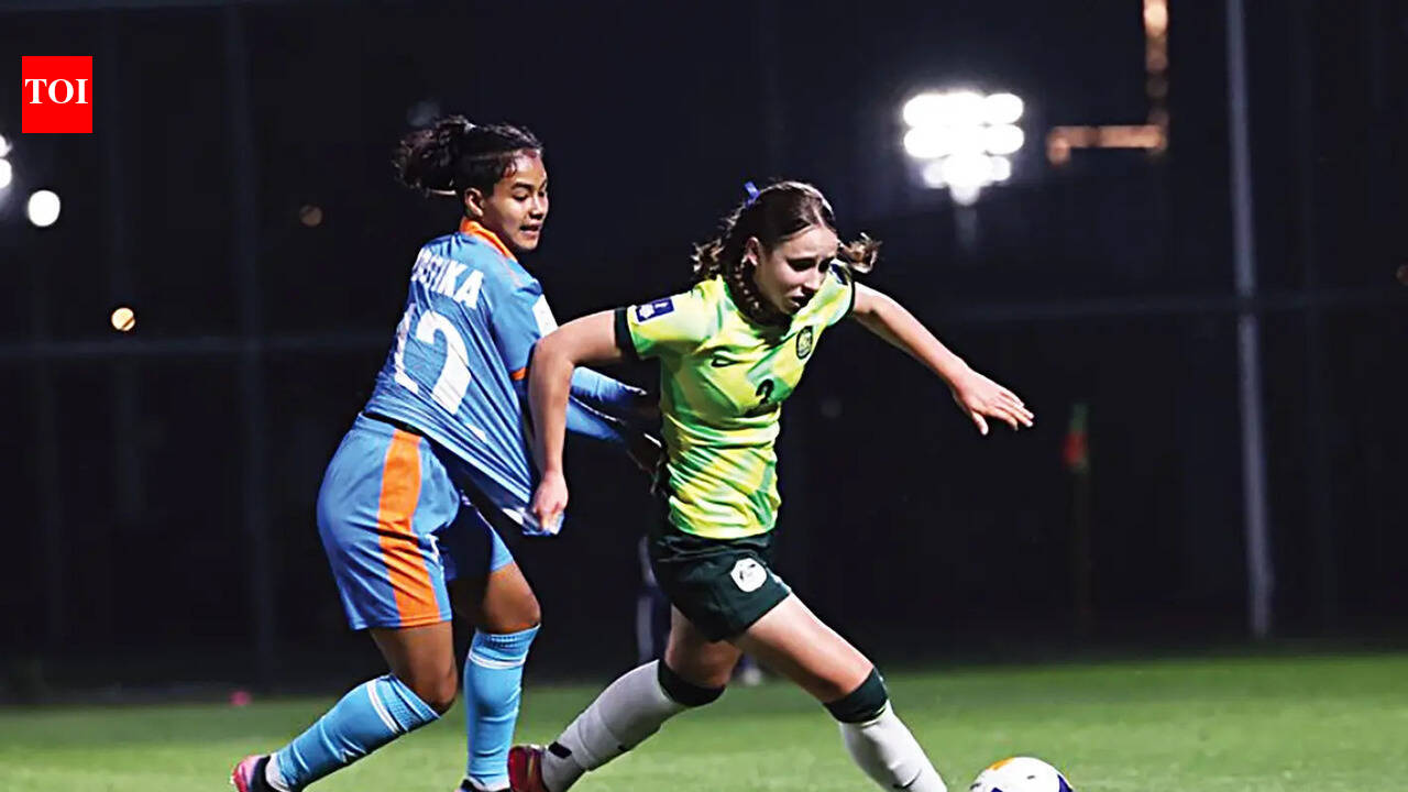 Australia U-17 breeze past India in opener