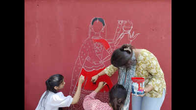 ‘Rang De Gulabi’ campaign brings colour to Jaipur streets
