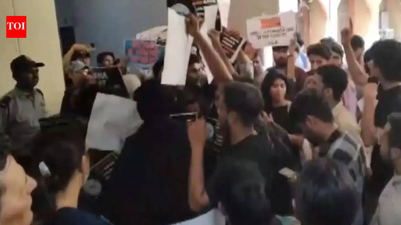 Jamia students raise slogans against VC at hostel event over RSS row