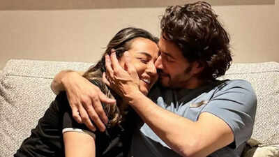 Namrata Shirodkar beams with pride as 'Varanasi' actor Mahesh Babu receives global applause at CCXP Mexico
