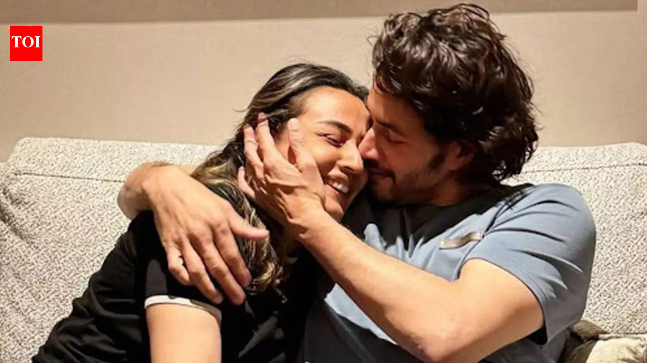 Namrata Shirodkar beams with pride as 'Varanasi' actor Mahesh Babu receives global applause at CCXP Mexico
