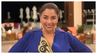 Rupali Ganguly plays the perfect host at her birthday bash