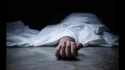 Minor girl's body found along Nehru Path in city