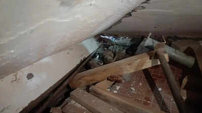 1 killed, 4 injured as building collapses while being lifted with hydraulic jacks in Vizag