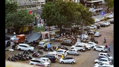 Vendors With Fake Licences Choke Dharampeth, Repeat Encroachers Warned Of FIRs