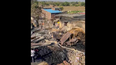 Bhiwapur Inferno: 50+ Homes Destroyed, 150+ Displaced; Admin Fast-Tracks Aid, Rehab Plan