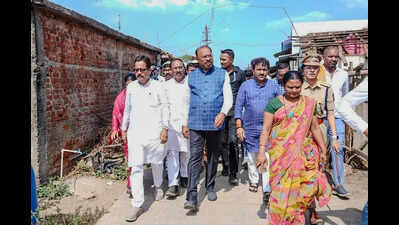 Law on Stubble Burning Needed, Says Bawankule; announces Rs2.5lakh housing aid, Rs23k immediate relief