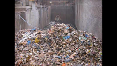 Shopkeepers raise concerns over poor sanitation in Gole market park