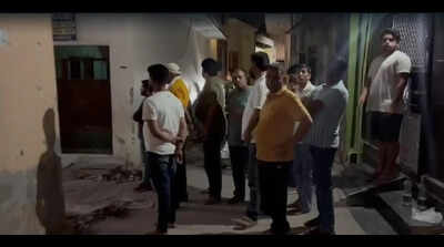 Man kills wife, 4 children over loan dispute, attempts suicide