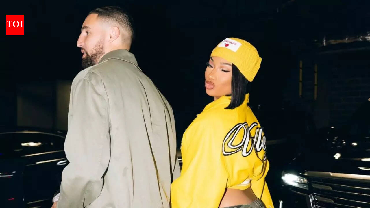 “He's not Klay, he's dirt”: Klay Thompson mocked on SNL after Megan Thee Stallion allegations as Kam Patterson shoots his shot live