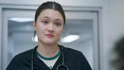 'The Pitt' star Isa Briones says 'Y'all are pissin' me off', scolds fans for yelling during her Broadway performance
