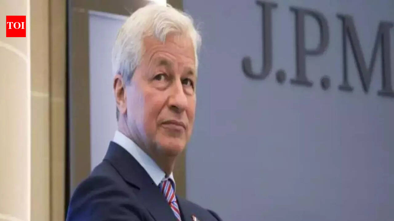 JP Morgan CEO Jamie Dimon wants companies to get rid of managers who do not ...