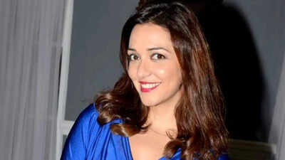 'Faltu mein they add kissing scenes,' says Nauheed Cyrusi about doing less acting work: 'Producer holds 25 percent of payment'