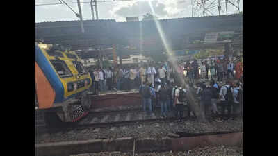 Rail rage in Mumbai: Protesters stop train over costly AC upgrade