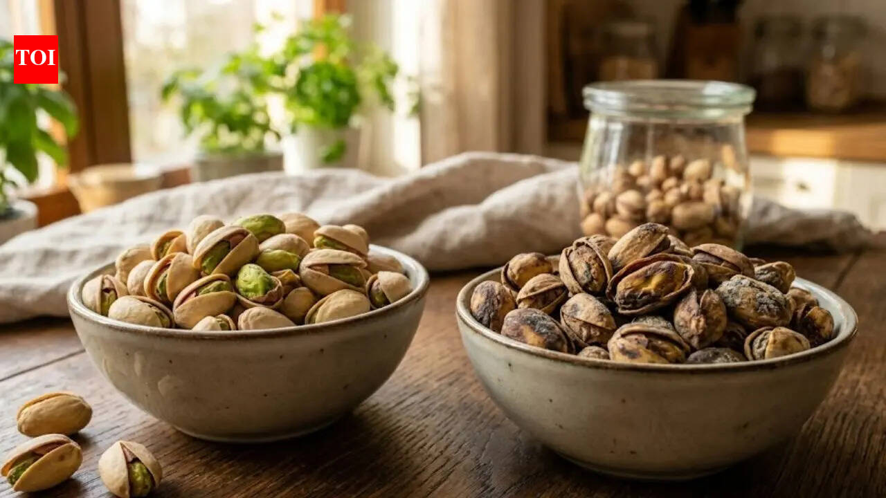 How long do pistachios stay fresh, and the red flags you must know