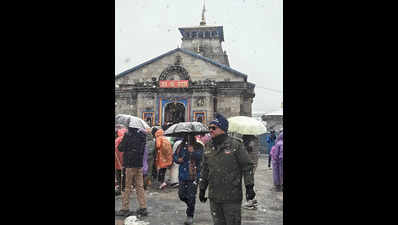 Snowfall at Kedarnath, IMD issues storm alert for several places in U’khand