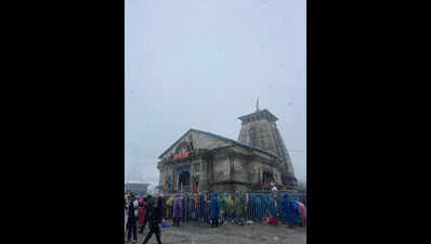 Snowfall at Kedarnath, IMD issues storm alert for several places in U’khand