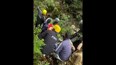 SUV plunges into deep gorge near Nainital, 1 dead