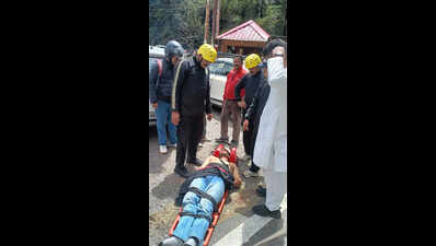 SUV plunges into deep gorge near Nainital, 1 dead