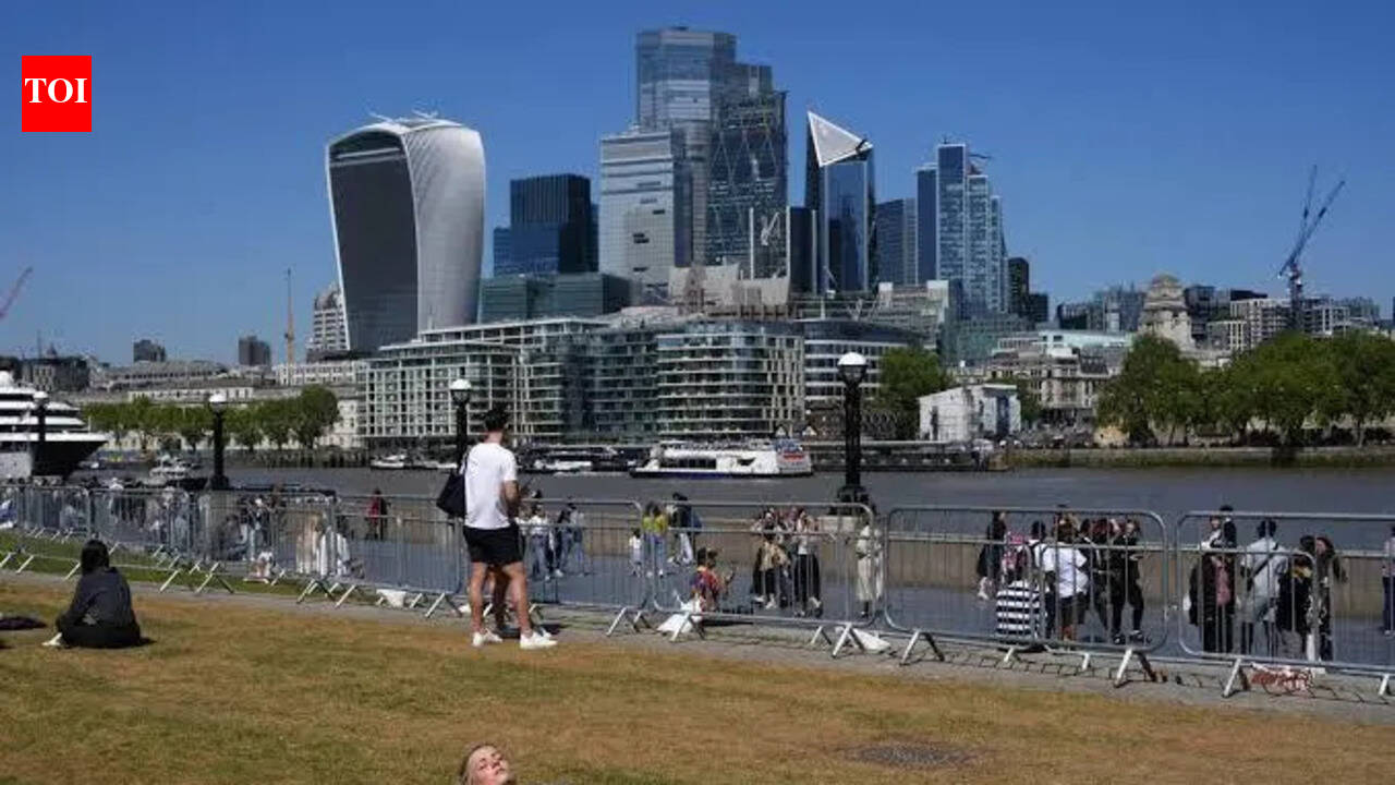 UK weather forecast: Temperatures to fall after bank holiday warm spell across regions
