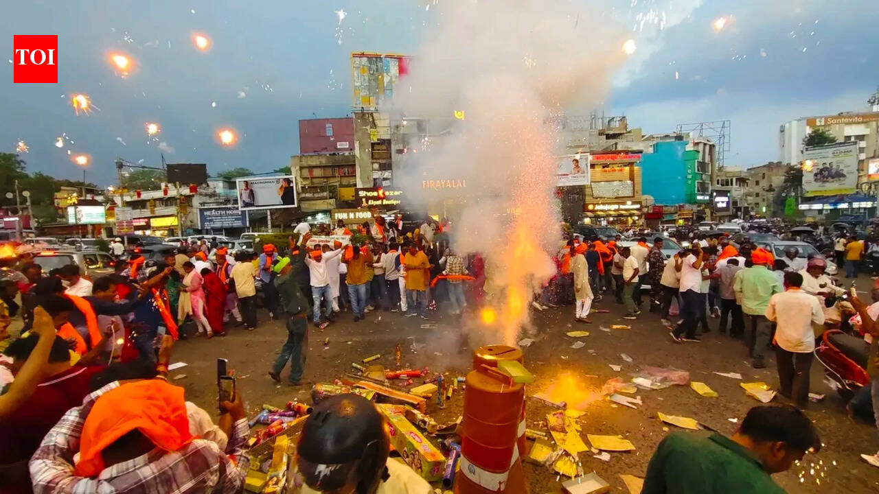 State BJP celebrates with ladoos and jhalmuri