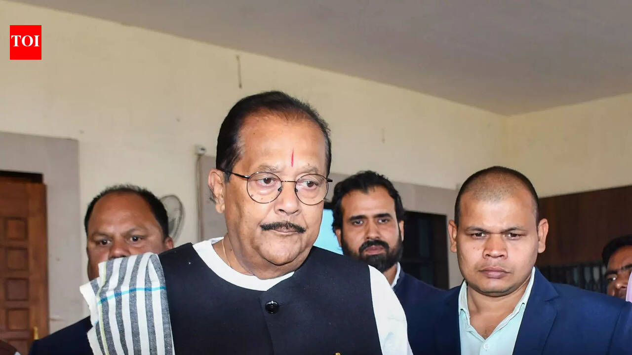 Finance min questions ‘jumbo-jet’ Cong unit panels