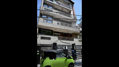 Residents weigh security choices, question use of grills, smart locks