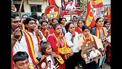 ‘Whistle podu’, say city’s Tamils amid disbelief & hope for change