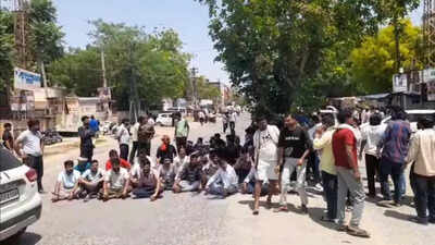 Man killed, 3 kin injured in midnight attack in Sikar village