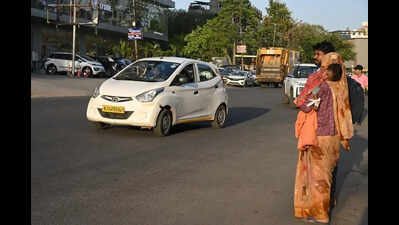 Pune RTO sends letter to Uber over fare norm non-compliance, cabbies & auto drivers to face action