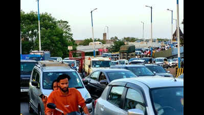 New barricading below CoEP flyover triggers traffic chaos