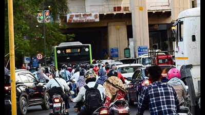 No U-turn back on Wardha Road; Ajni Square remains bottleneck