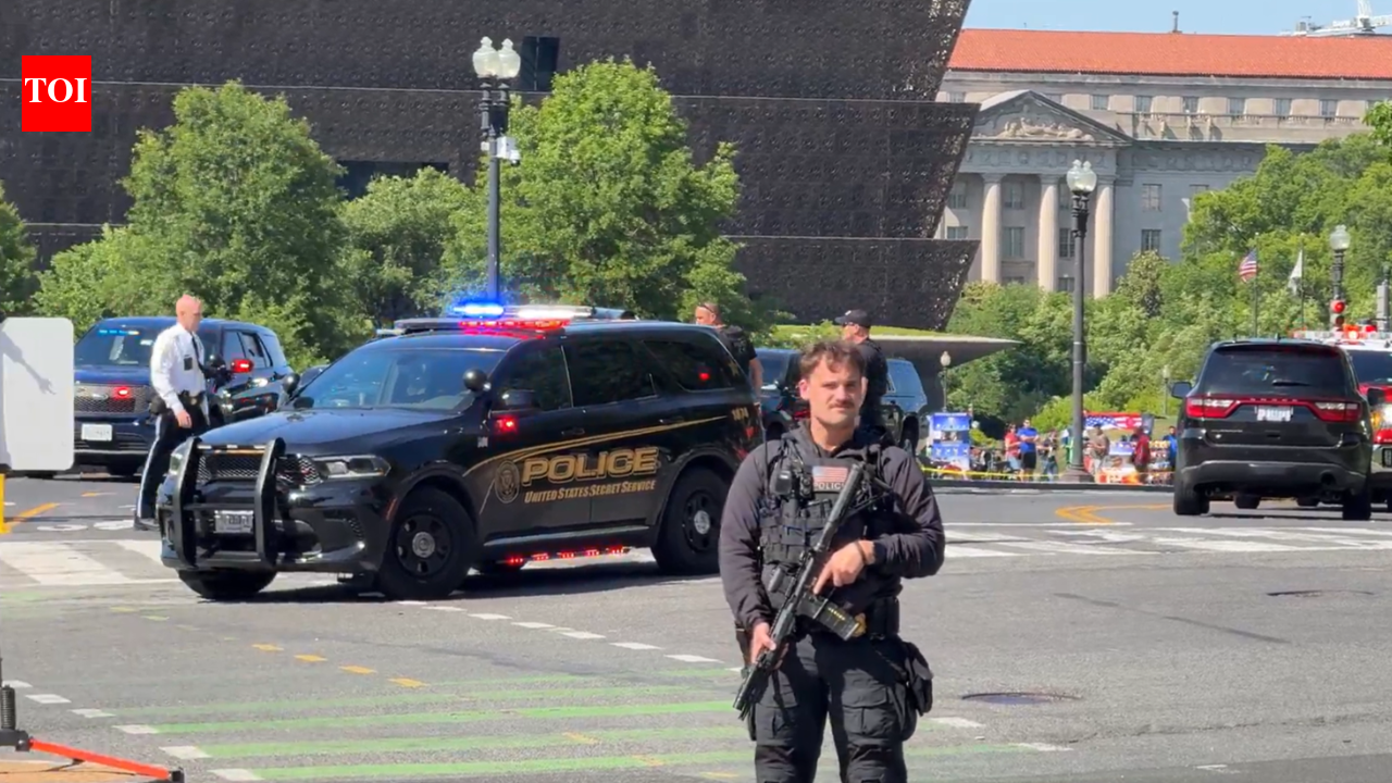 Gun scare near White House: Person shot by law enforcement at Washington Monument