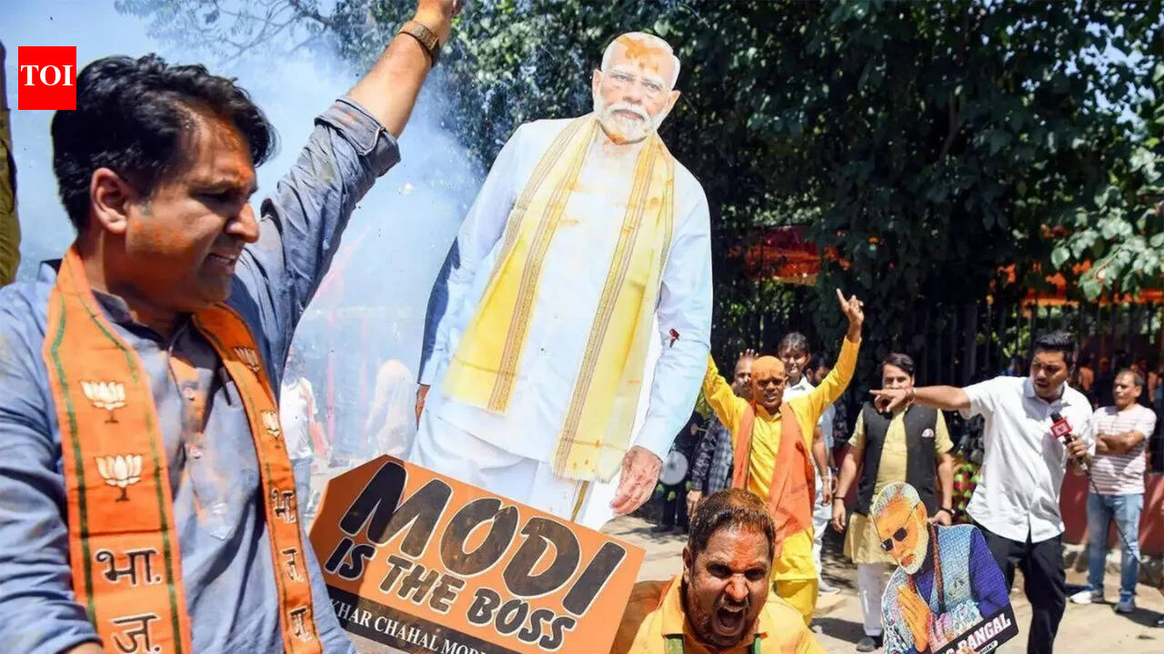 NaMoshkar: Bengal debut for BJP sarkar