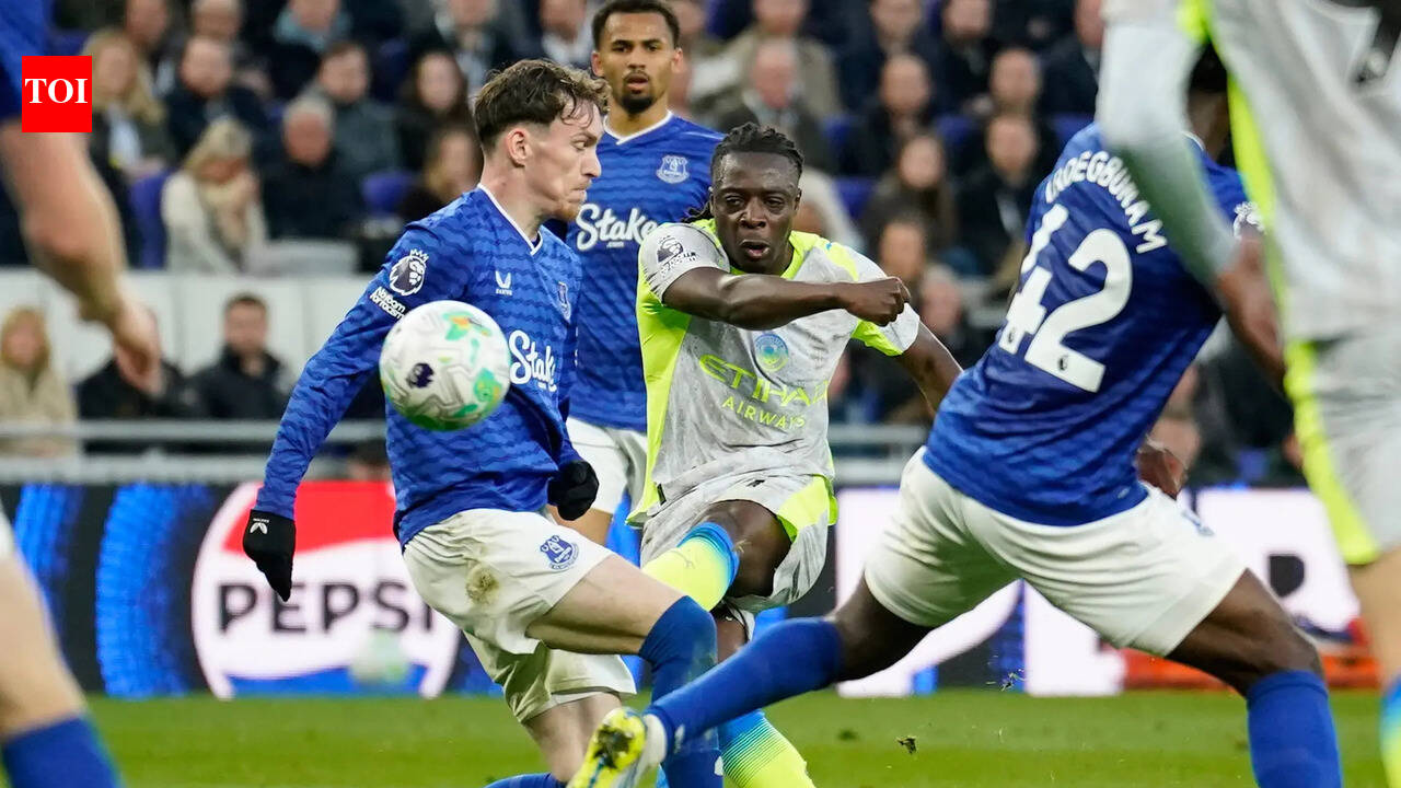 EPL: Doku’s last-gasp strike saves Man City, but Arsenal seize control of title race