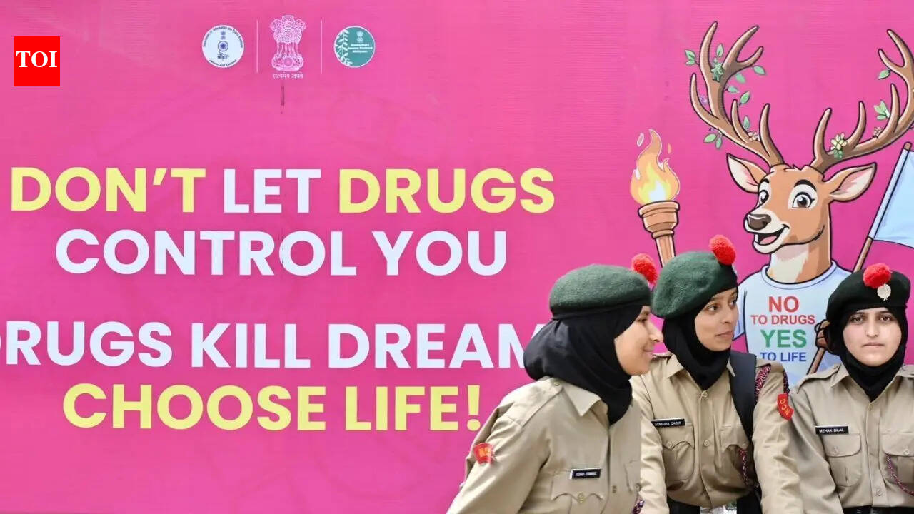 Governor Manoj Sinha leads march in Lal Chowk for drug free Jammu and Kashmir