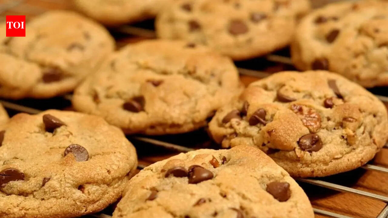 In 1938, Ruth Wakefield’s simple choice of mixed chopped chocolate into cookie dough created America’s favourite dessert