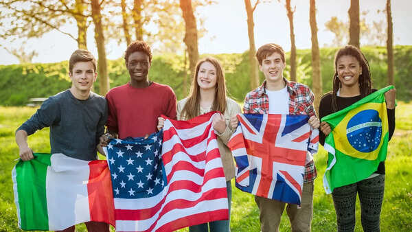 Which are the most common surnames around the world? Things travellers should know