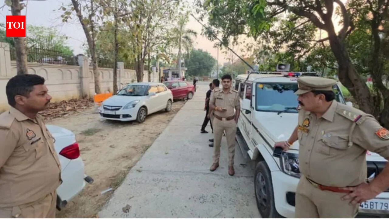 Eight killed as car runs over a group helping accident victims on highway