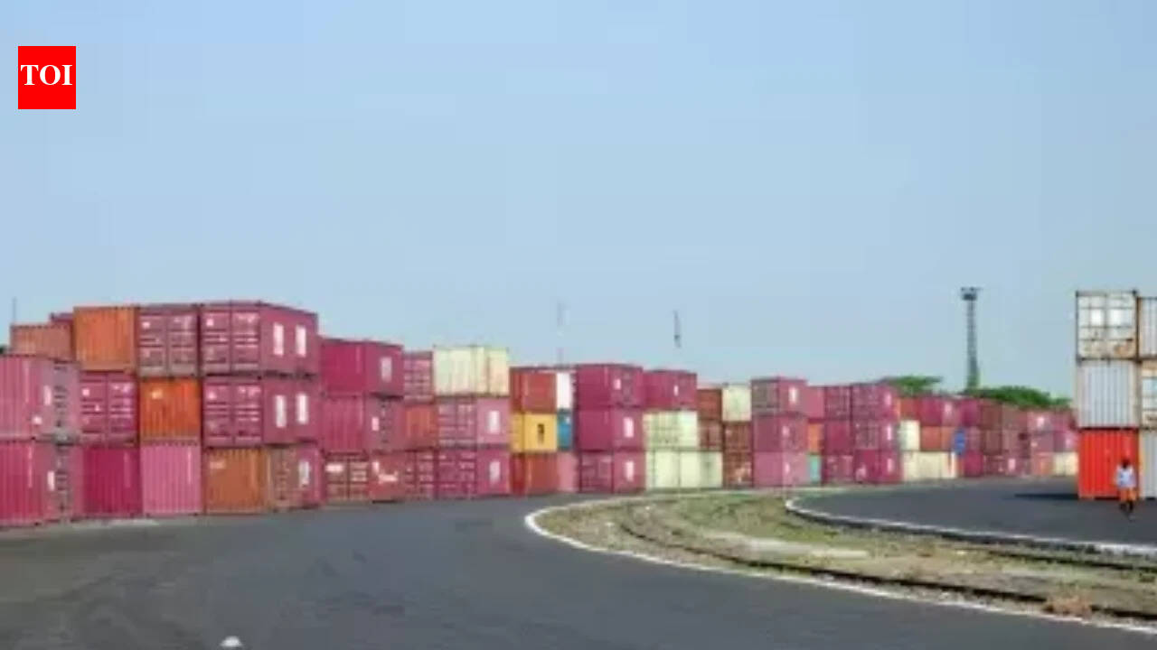 Pakistan's merchandise trade deficit expands by 20 per cent: report