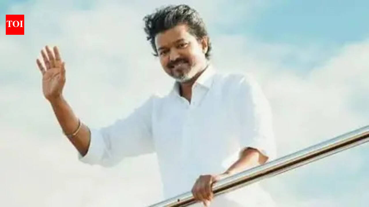 Riteish Deshmukh tells Vijay Thalapathy : May the force be with you!