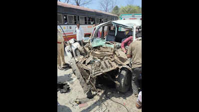 4 killed, 4 injured as ST bus, SUV collide near Malshej Ghat in Murbad
