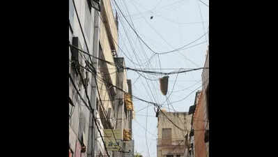 Thane boy dies of suspected electrocution; local residents protest, demand action over complaints of exposed live wires