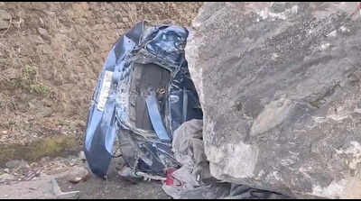 Falling boulder crushes car in Nainital, 25 families evacuated