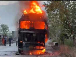 UP-bound truck carrying iron rods gutted in Hazaribag
