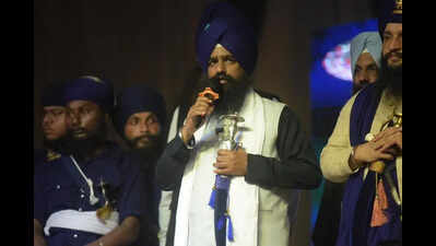 Jathedar takes cognisance of thrashing of Sikh father, son