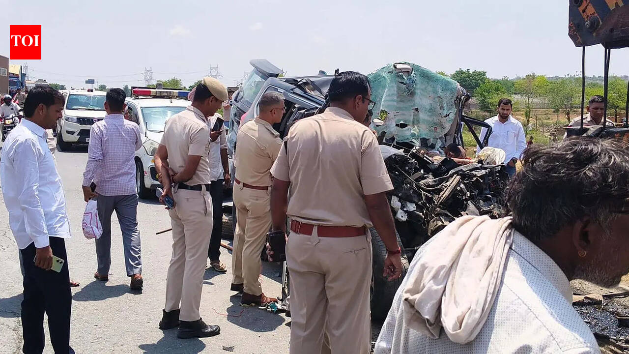 4 UP cops on way to raid hideout die in KMP crash